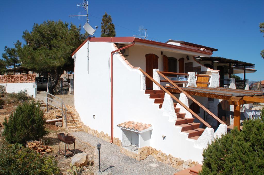 Apartments Casa Vacanze Porto Pino Ngoại thất bức ảnh